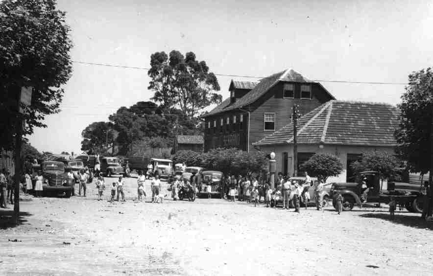 Foto da esquina onde hoje tem a pecu�ria, em 1950.